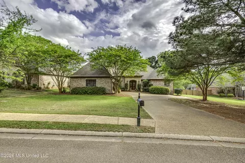 241 Sycamore Ln, Madison, MS 39110