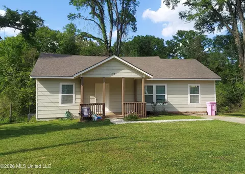 103 E Sproles St, Clinton, MS 39056