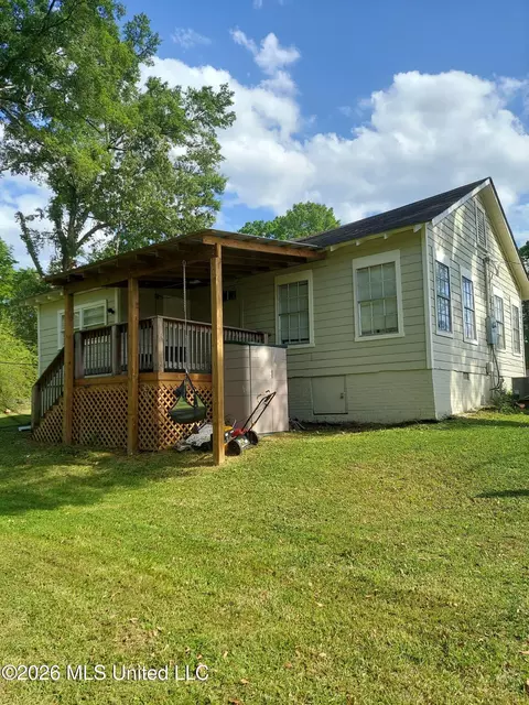Exterior - 103 E Sproles St, Clinton, MS 39056 photo 2 of 3