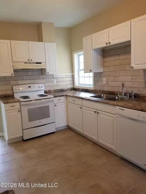 Kitchen - 103 E Sproles St, Clinton, MS 39056 photo 1 of 2