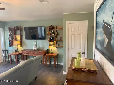 Living - 222 Highpoint Dr, Diamondhead, MS 39525 photo 3 of 3