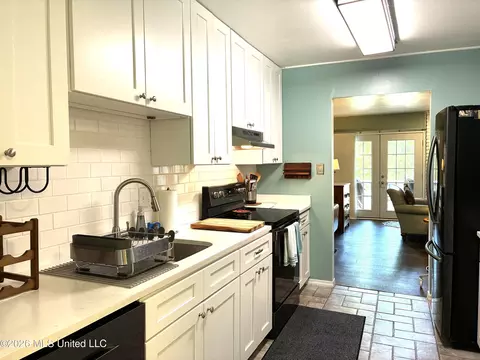 Kitchen - 222 Highpoint Dr, Diamondhead, MS 39525 photo 1 of 3