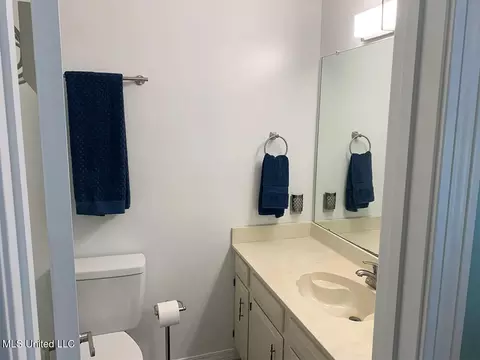 Bath - 222 Highpoint Dr, Diamondhead, MS 39525 photo 2 of 4