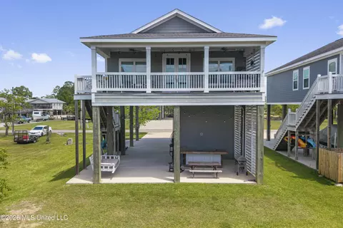 4069 Mallard St, Bay Saint Louis, MS 39520