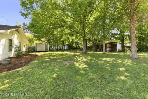 Exterior - 303 Cox Ferry Rd, Flora, MS 39071 photo 4 of 6