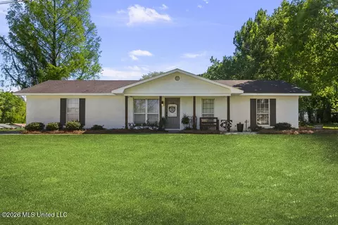 303 Cox Ferry Rd, Flora, MS 39071