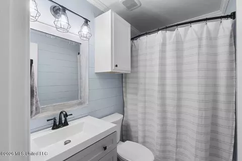 Bath - 303 Cox Ferry Rd, Flora, MS 39071 photo 1 of 2