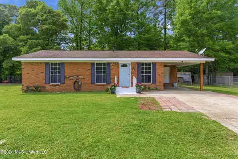 205 Woodside Dr, Petal, MS 39465