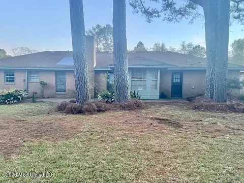 Exterior - 1132 Verbena St, Jackson, MS 39212 photo 1 of 4