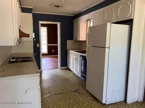 Kitchen - 1132 Verbena St, Jackson, MS 39212 photo 2 of 2