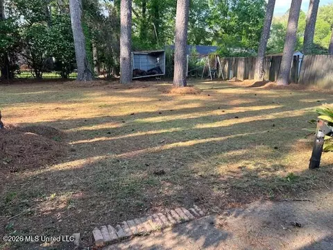 Exterior - 1132 Verbena St, Jackson, MS 39212 photo 3 of 4