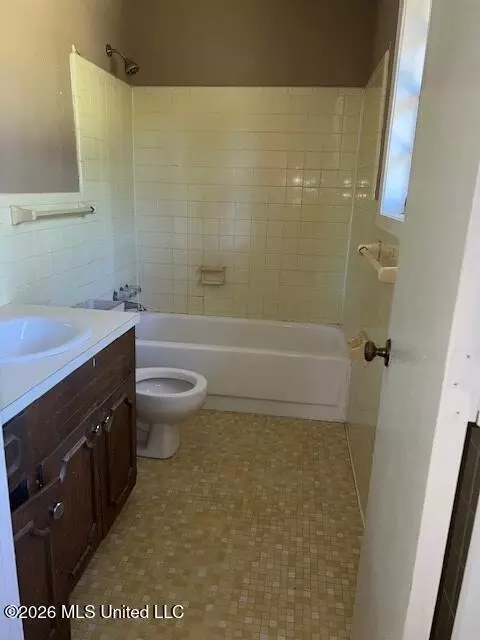 Bath - 1132 Verbena St, Jackson, MS 39212 photo 2 of 2