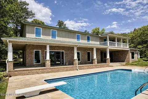 65 Mitchell Rd, Leakesville, MS 39451
