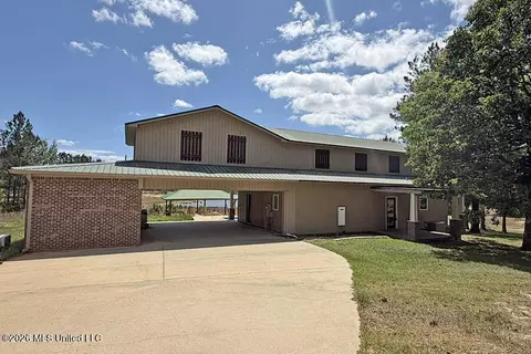 65 Mitchell Rd, Leakesville, MS 39451
