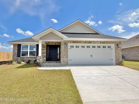 14251 Hartland Dr, Gulfport, MS 39503