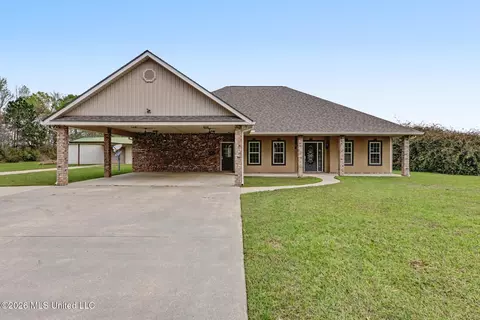 8 Henry Murphy Rd, Carriere, MS 39426