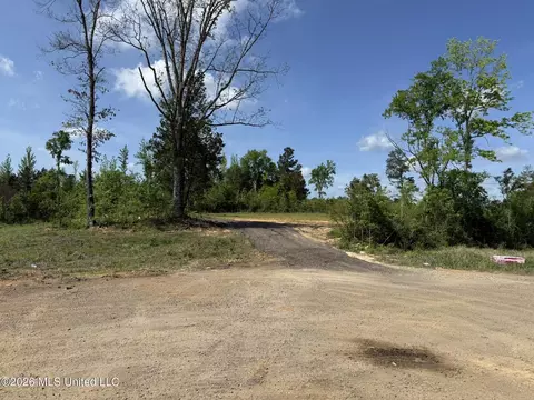 25 Honey Suckle Cv, Holly Springs, MS 38635