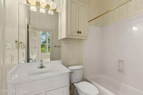Bath - 373 Chapel Hill Rd, Flora, MS 39071 photo 3 of 5