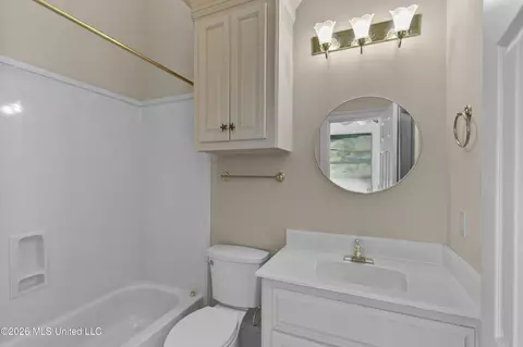 Bath - 373 Chapel Hill Rd, Flora, MS 39071 photo 4 of 5