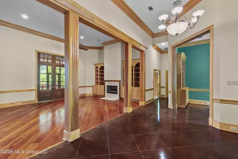 Living - 373 Chapel Hill Rd, Flora, MS 39071 photo 3 of 8