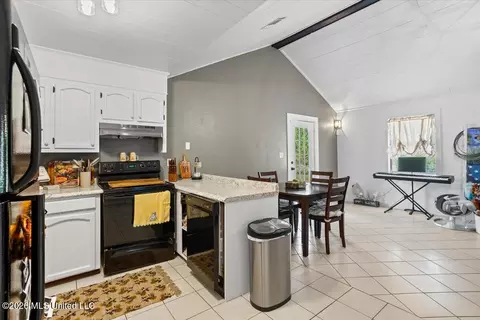 Kitchen - 113 Clyde Pipkins Rd, Lucedale, MS 39452 photo 3 of 3
