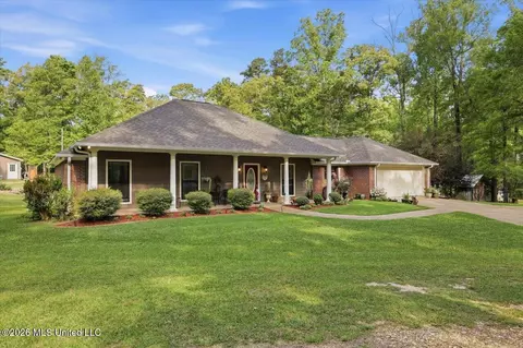Exterior - 174 S Eagle Ridge Dr, Florence, MS 39073 photo 2 of 24