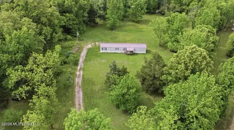 1011 Lake Dr, Raymond, MS 39154