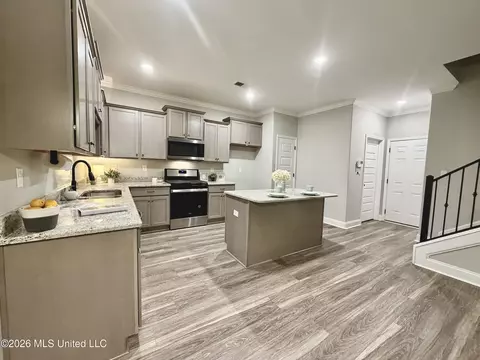 Kitchen - 668 Millers Way, Nesbit, MS 38651 photo 2 of 5