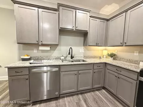 Kitchen - 668 Millers Way, Nesbit, MS 38651 photo 6 of 6