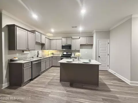 Kitchen - 668 Millers Way, Nesbit, MS 38651 photo 1 of 5