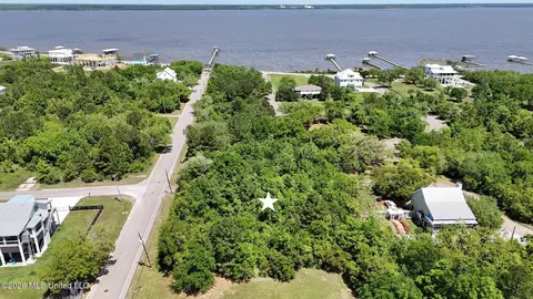 1411 Fox Dr, Bay Saint Louis, MS 39520