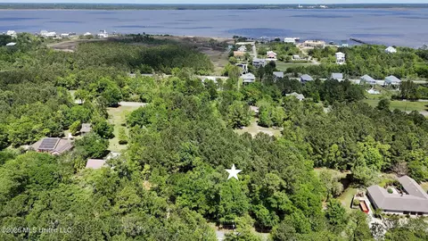 321 Julia St, Bay Saint Louis, MS 39520