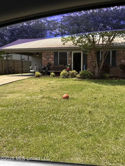 141 Rogers Rd, West Point, MS 39773