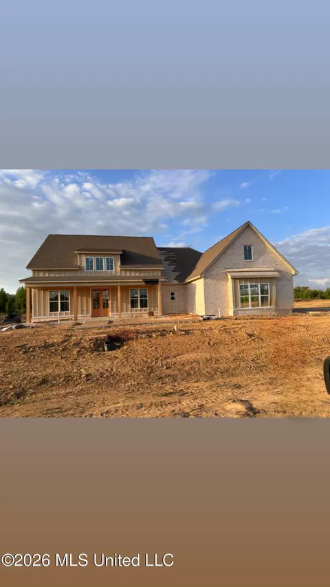 4233 Edison Dr, Nesbit, MS 38651
