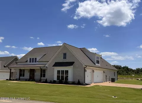 4233 Edison Dr, Nesbit, MS 38651 photo 2
