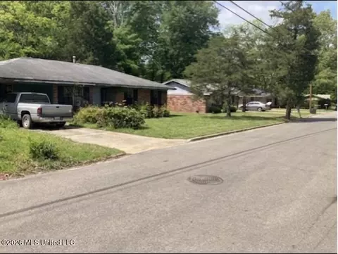 61 Chandler St, West Point, MS 39773