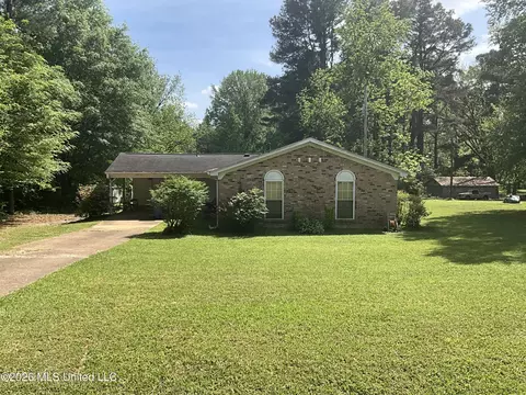 4905 Sherry Dr, Horn Lake, MS 38637
