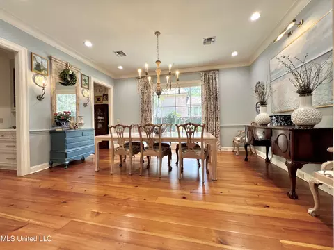 Dining - 409 Roses Bluff Dr, Madison, MS 39110 photo 2 of 4