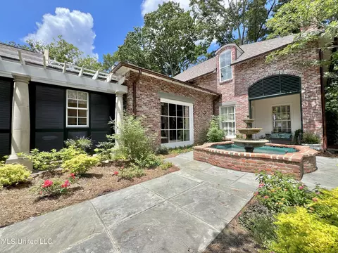 Exterior - 409 Roses Bluff Dr, Madison, MS 39110 photo 4 of 21