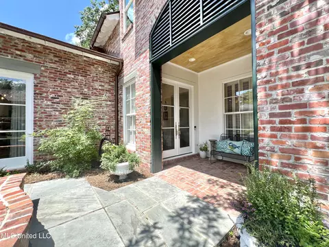 Exterior - 409 Roses Bluff Dr, Madison, MS 39110 photo 6 of 21
