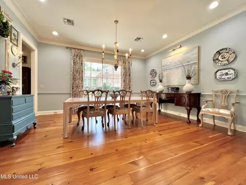 Dining - 409 Roses Bluff Dr, Madison, MS 39110 photo 1 of 4