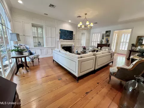 Living - 409 Roses Bluff Dr, Madison, MS 39110 photo 3 of 3