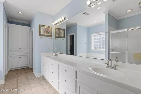 Bath - 1013 Laramie Ct, Madison, MS 39110 photo 3 of 5
