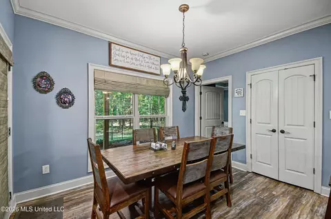 Dining - 2964 Highway 471, Brandon, MS 39047 photo 4 of 5