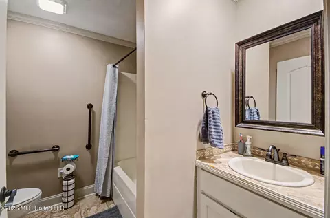 Bath - 2964 Highway 471, Brandon, MS 39047 photo 5 of 6