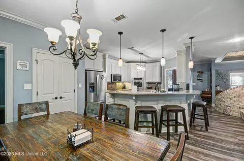 Dining - 2964 Highway 471, Brandon, MS 39047 photo 5 of 5