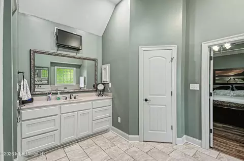 Bath - 2964 Highway 471, Brandon, MS 39047 photo 1 of 6