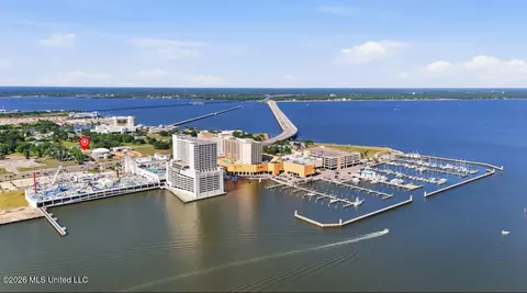118 Cedar St, Biloxi, MS 39530