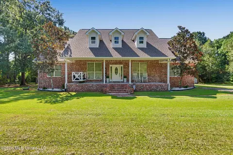 6211 Crump Rd, Kiln, MS 39556