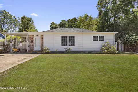 1633 Vine St, Biloxi, MS 39531